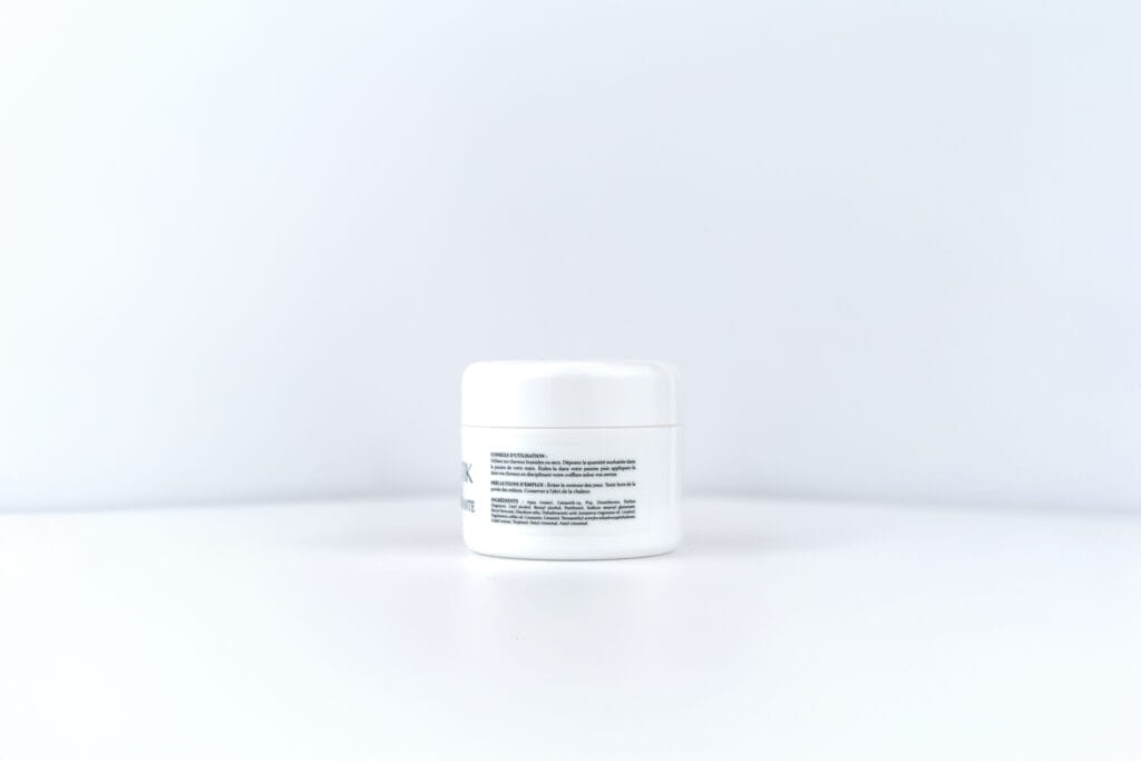 Wax coiffante ARTISTIK, pot fermé avec les mentions produit