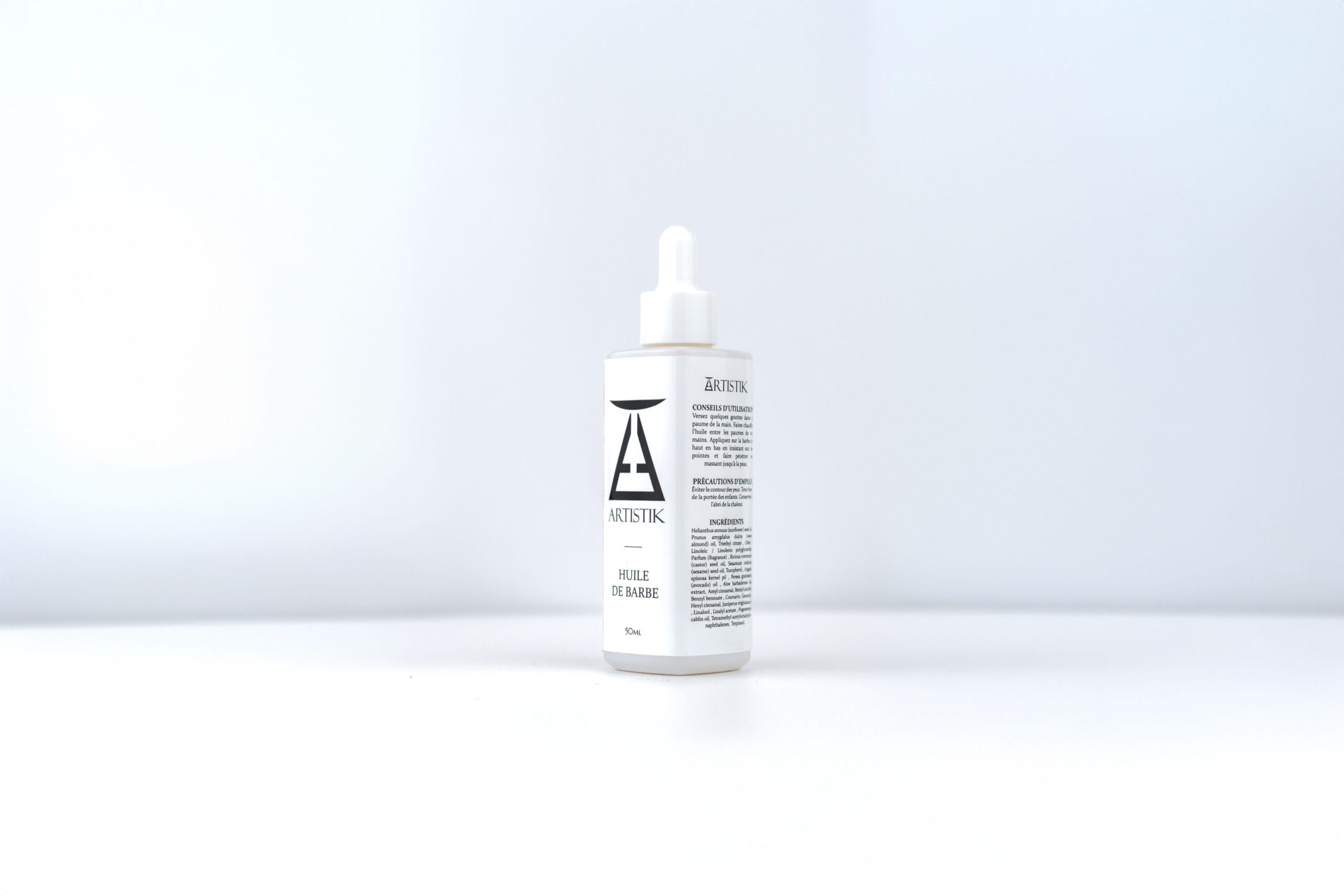 Huile de Barbe ARTISTIK 50 g, flacon de face avec le logo AT
