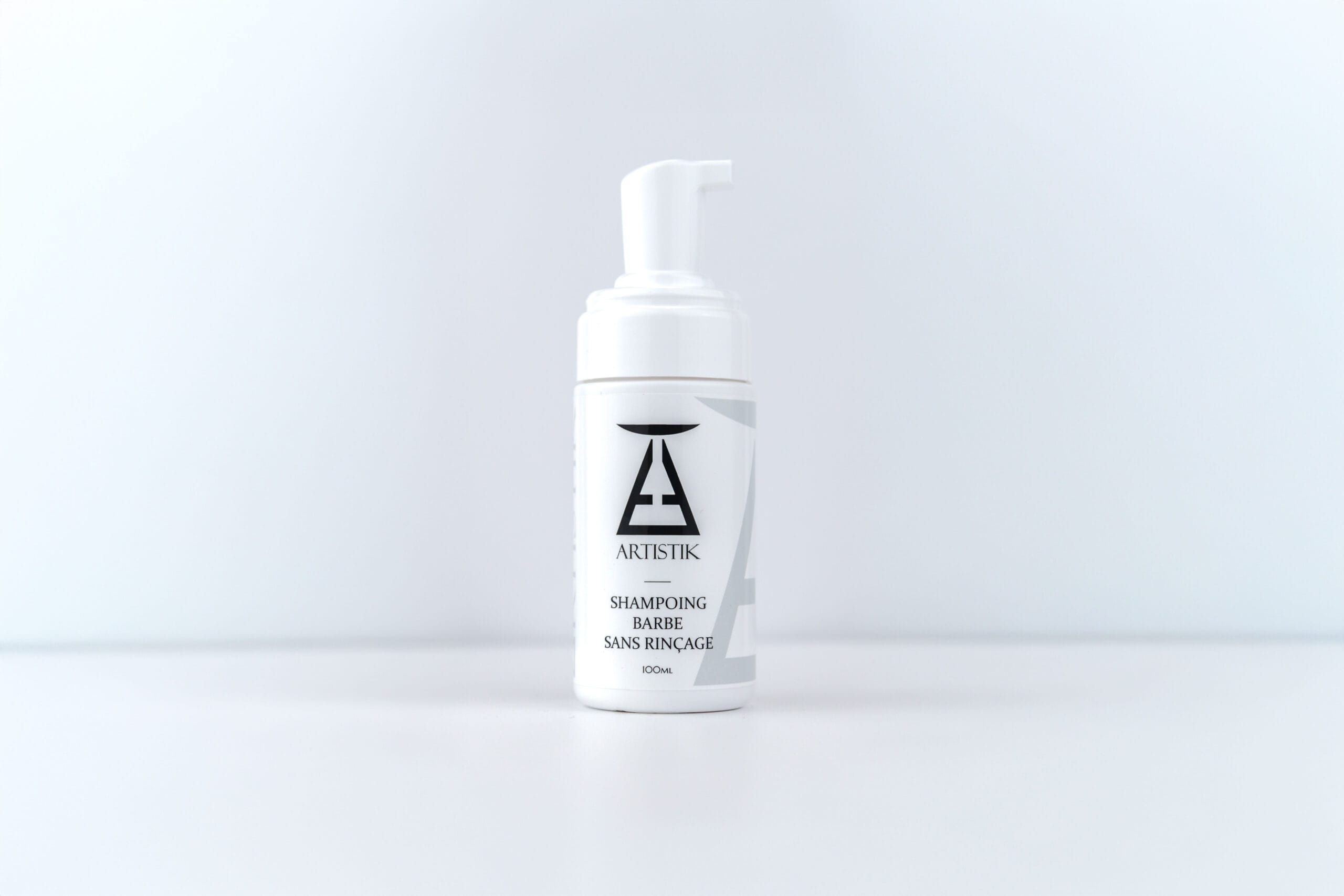 Flacon pompe du Shampoing Barbe sans rinçage ARTISTIK 100 g vu de face